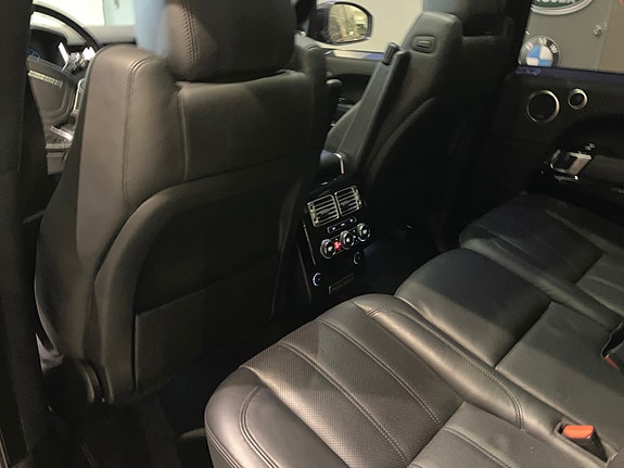 Land Rover Range Rover 9 of 17