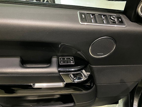 Land Rover Range Rover 11 of 17