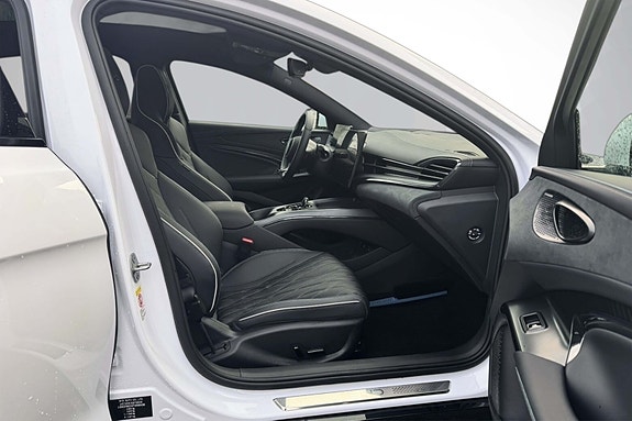 BYD Seal 18 of 19
