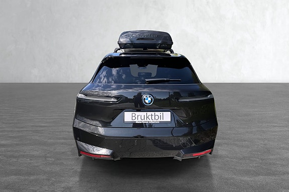 Bakpart med full LED-signatur og moderne BMW-design