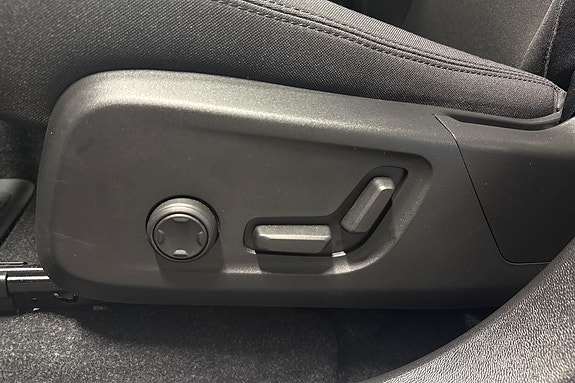Volvo EX40 19 of 22