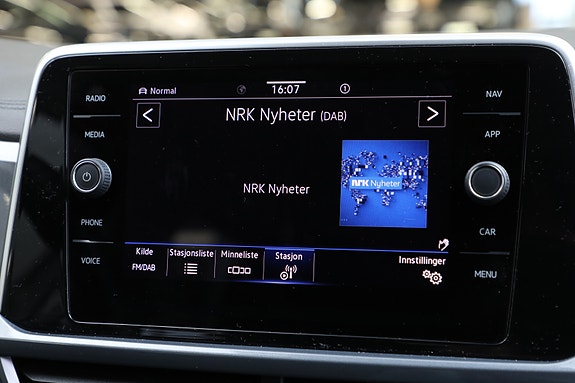 Volkswagen T-Roc 29 of 30