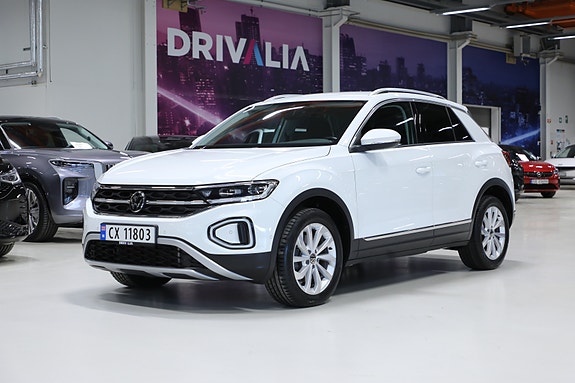 Volkswagen T-Roc 2 of 30