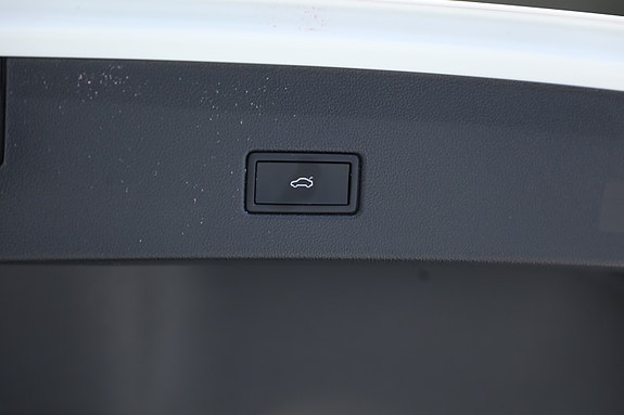 Volkswagen T-Roc 12 of 30