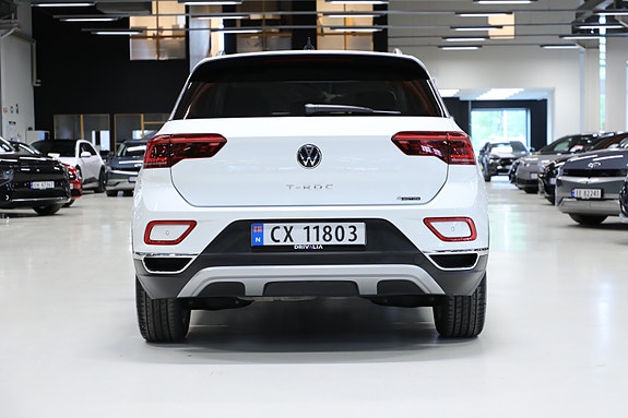 Volkswagen T-Roc 7 of 30