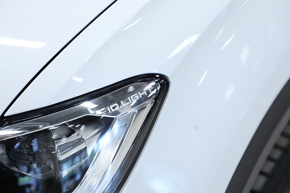 Volkswagen T-Roc 10 of 30