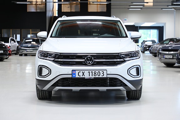 Volkswagen T-Roc 3 of 30