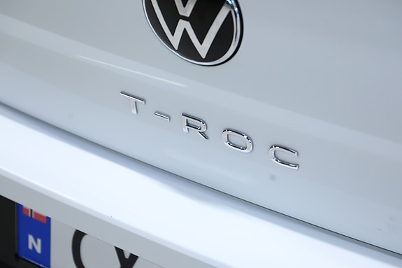 Volkswagen T-Roc 11 of 30