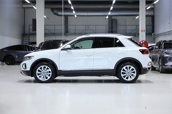 Volkswagen T-Roc 4 of 30