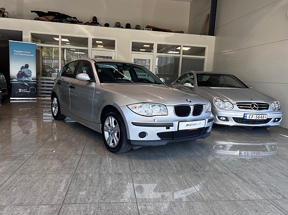 BMW 118i 3 of 5