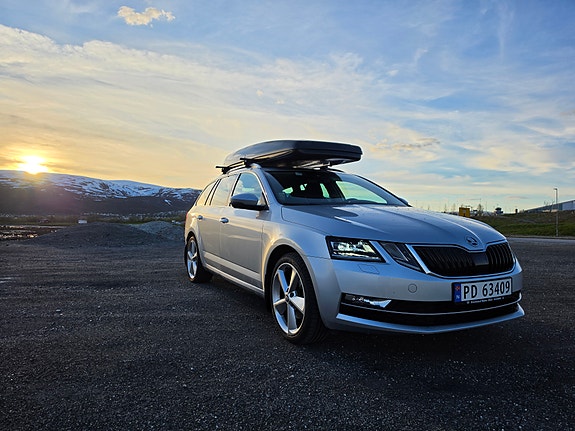 Skoda Octavia 2 of 5