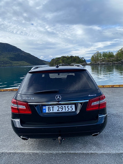 Mercedes-Benz E350 11 of 24