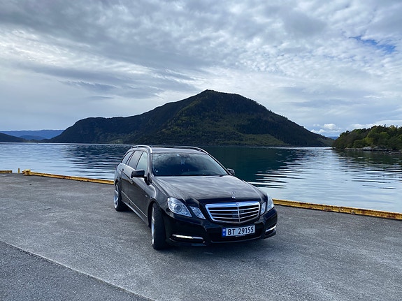 Mercedes-Benz E350 2 of 24