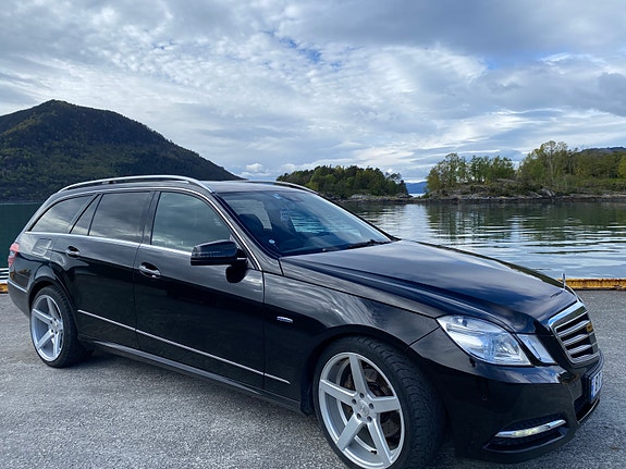 Mercedes-Benz E350 3 of 24
