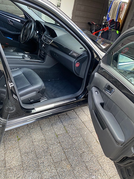 Mercedes-Benz E350 22 of 24
