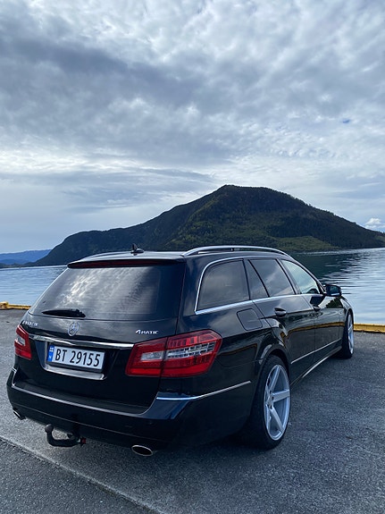 Mercedes-Benz E350 9 of 24
