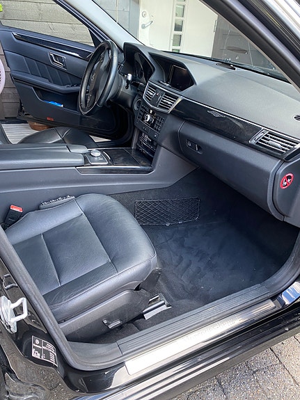 Mercedes-Benz E350 21 of 24