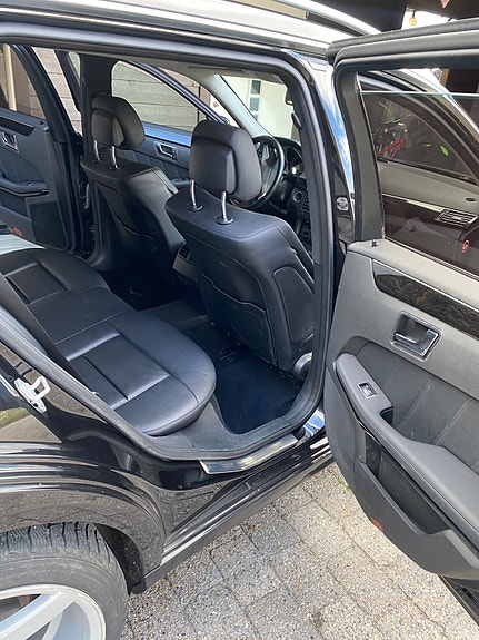 Mercedes-Benz E350 19 of 24