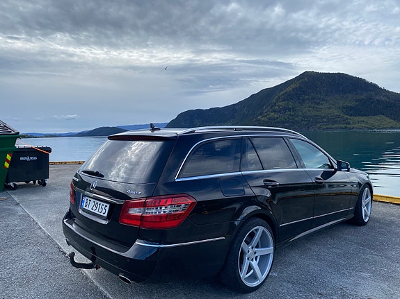 Mercedes-Benz E350 10 of 24