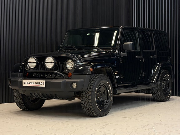 Jeep Wrangler 2 of 5