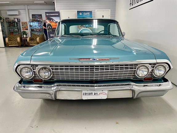 Chevrolet Impala 2 of 5