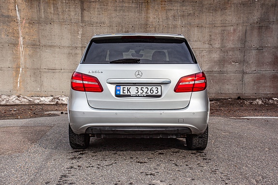 Mercedes-Benz B-Electric 2 of 5