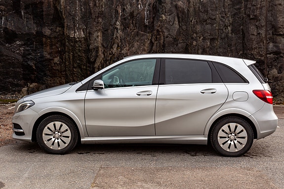 Mercedes-Benz B-Electric 3 of 5