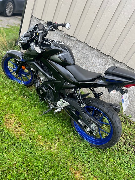 Suzuki GSX-S 125 2 of 3