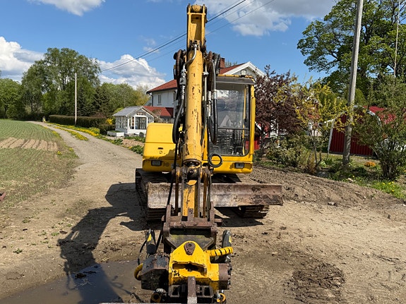 Komatsu PC95 2 of 30