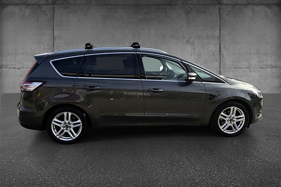 Ford S-MAX 4 of 5