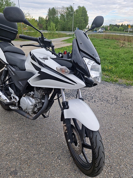 Honda CBF 125 2 of 7