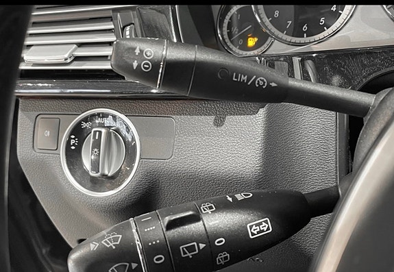 Mercedes-Benz E250 23 of 30