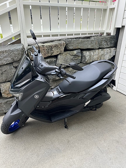 Yamaha NMax 125 2 of 5