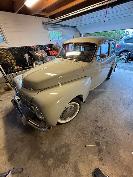 Volvo PV 8 of 16