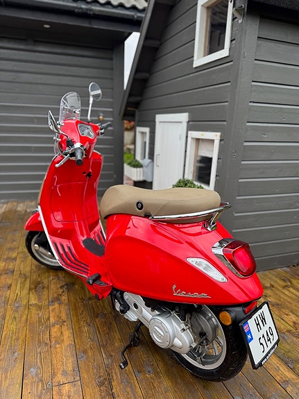 Vespa Primavera 50 2 of 7