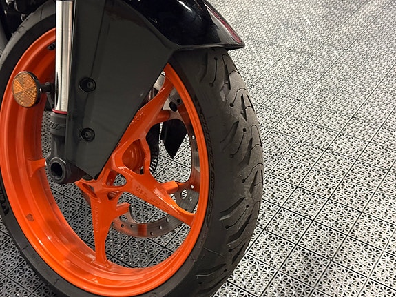 KTM RC125 11 of 12