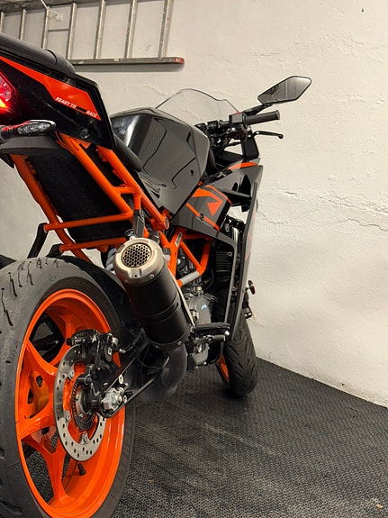 KTM RC125 10 of 12