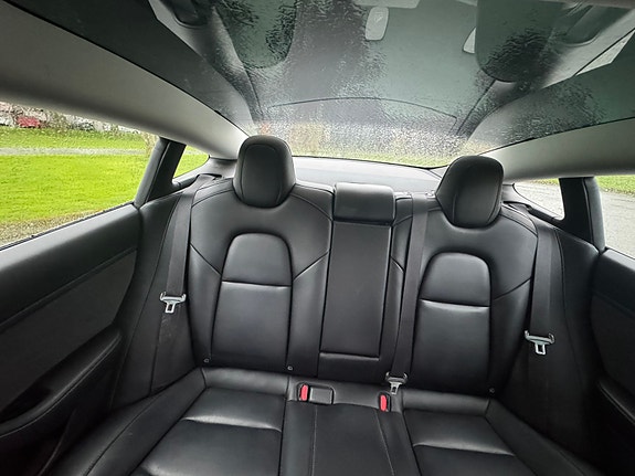 Tesla Model 3 7 of 13
