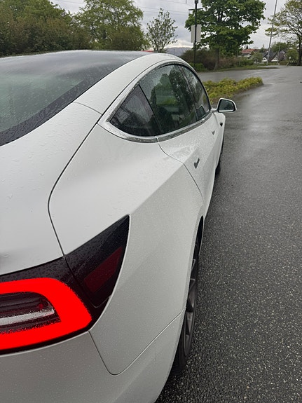Tesla Model 3 8 of 13