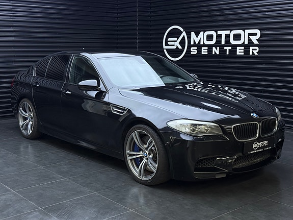 BMW M5 2 of 5