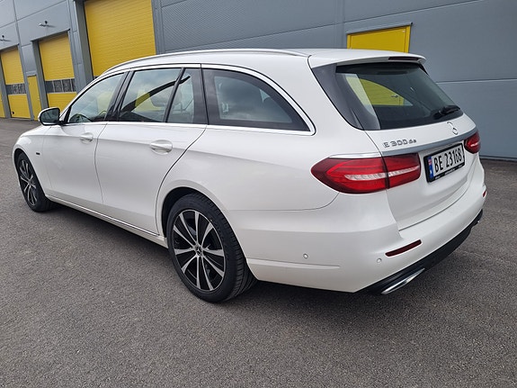 Mercedes-Benz E-Klasse 4 of 30