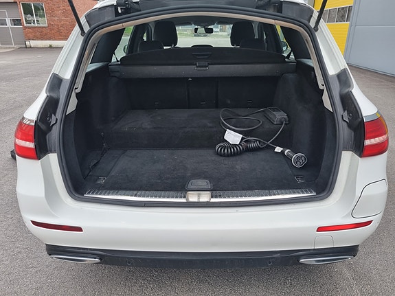 Mercedes-Benz E-Klasse 28 of 30