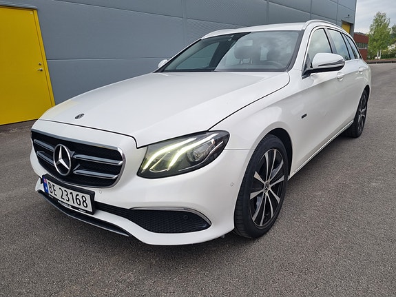 Mercedes-Benz E-Klasse 2 of 30