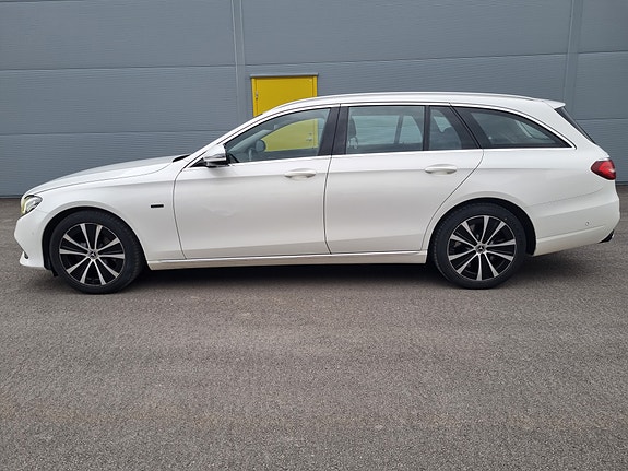 Mercedes-Benz E-Klasse 3 of 30