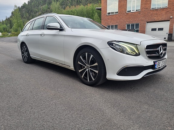 Mercedes-Benz E-Klasse 7 of 30