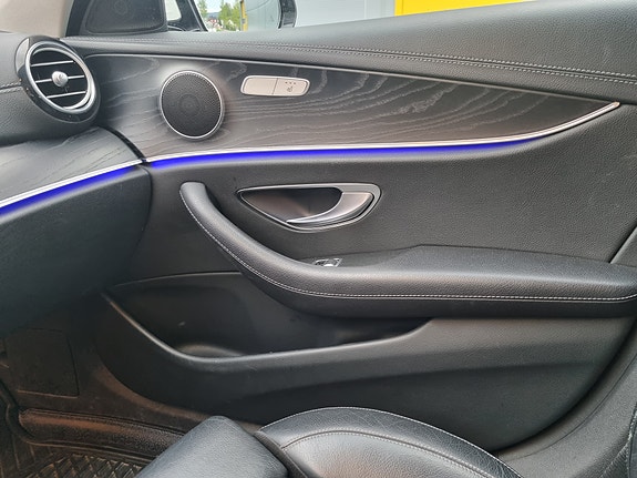 Mercedes-Benz E-Klasse 17 of 30