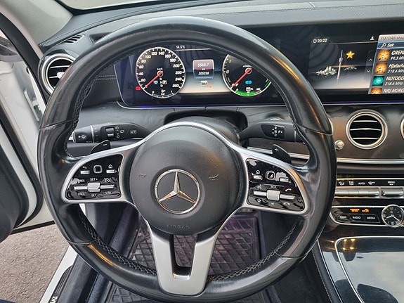 Mercedes-Benz E-Klasse 18 of 30