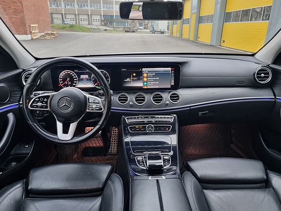 Mercedes-Benz E-Klasse 11 of 30