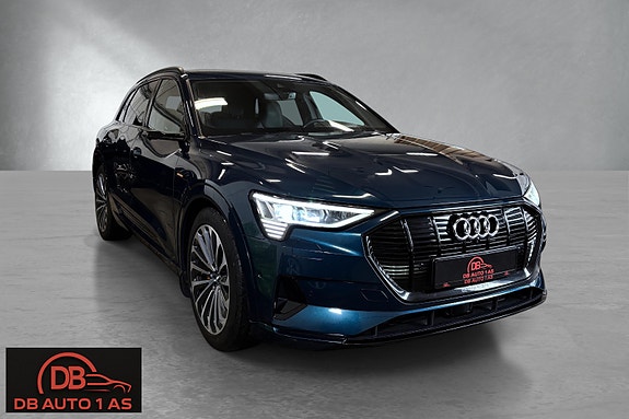 Audi e-tron 3 of 5