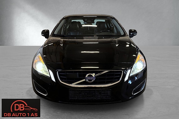 Volvo S60 2 of 5